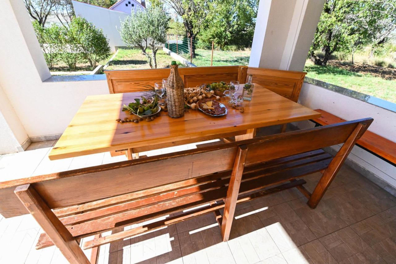Holiday Home Donji Lepuri Lisicici Ngoại thất bức ảnh
