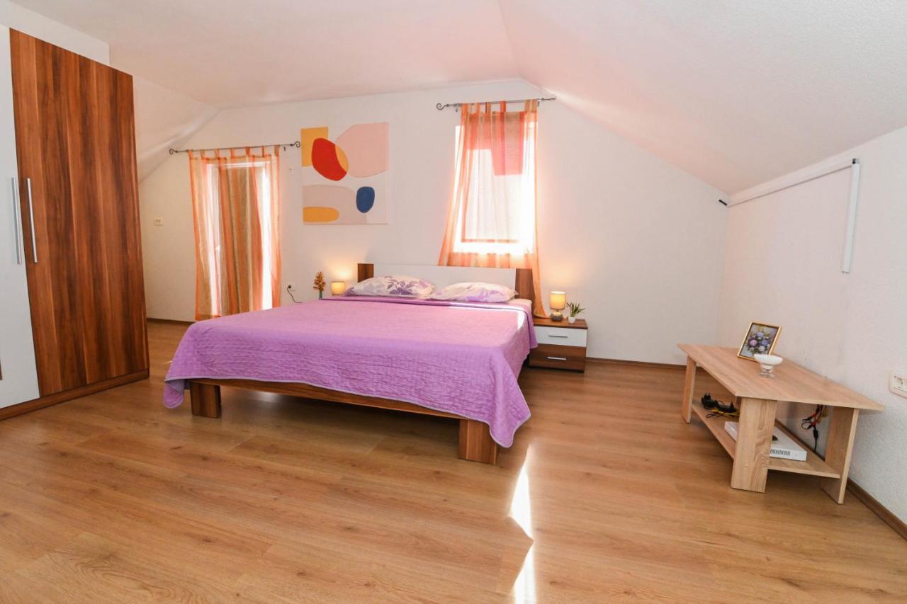 Holiday Home Donji Lepuri Lisicici Ngoại thất bức ảnh