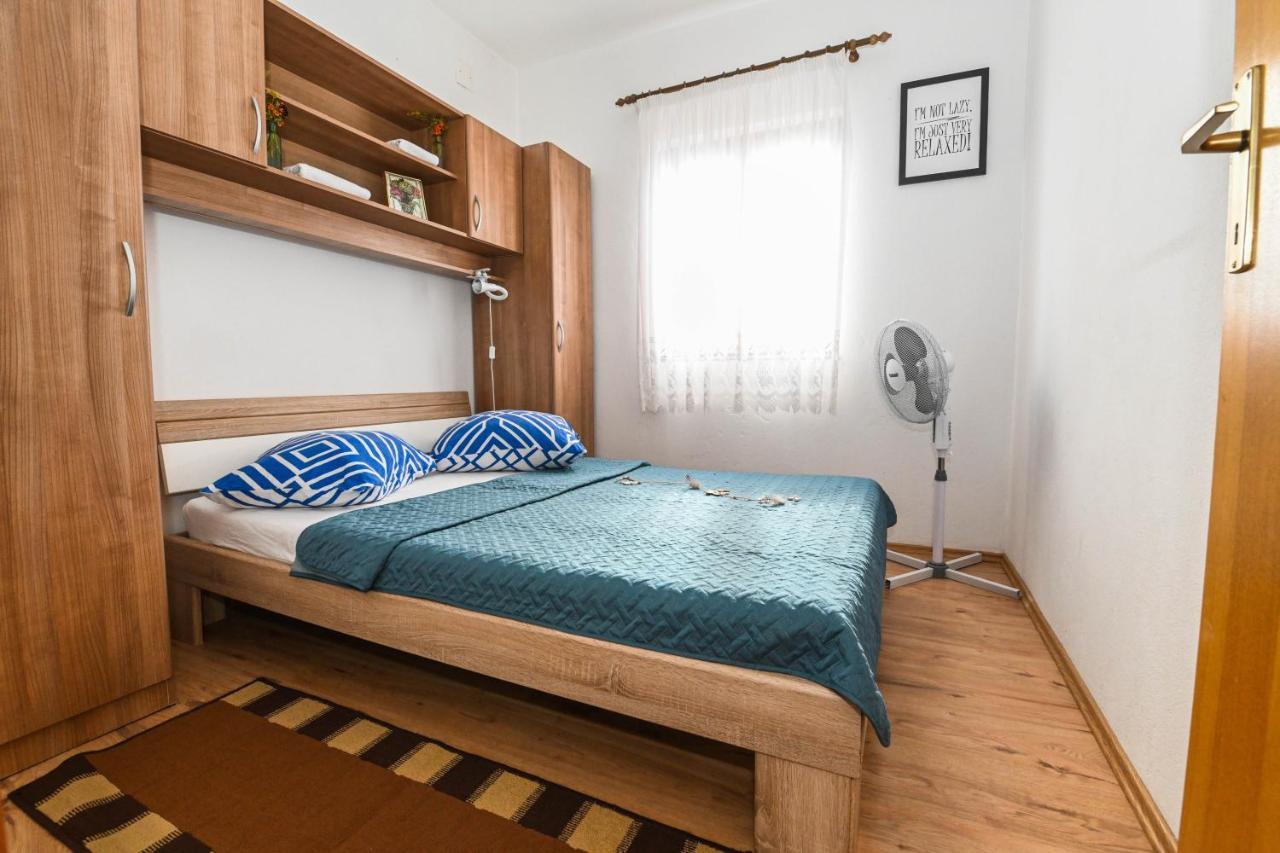 Holiday Home Donji Lepuri Lisicici Ngoại thất bức ảnh