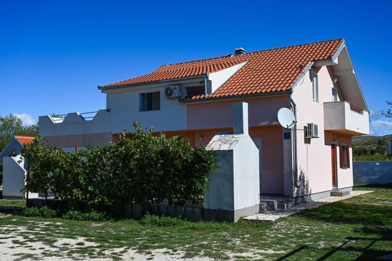 Holiday Home Donji Lepuri Lisicici Ngoại thất bức ảnh