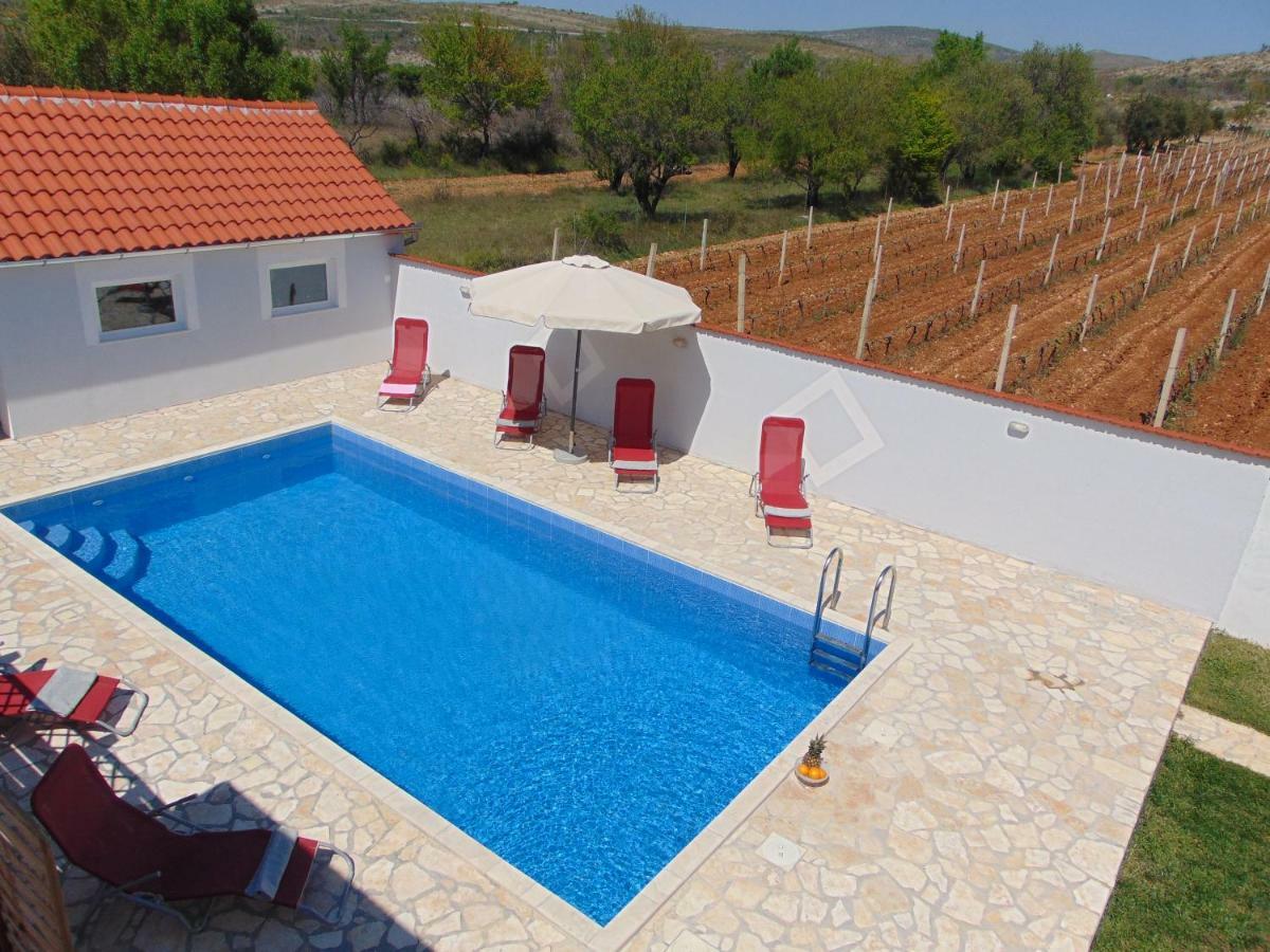 Holiday Home Donji Lepuri Lisicici Ngoại thất bức ảnh