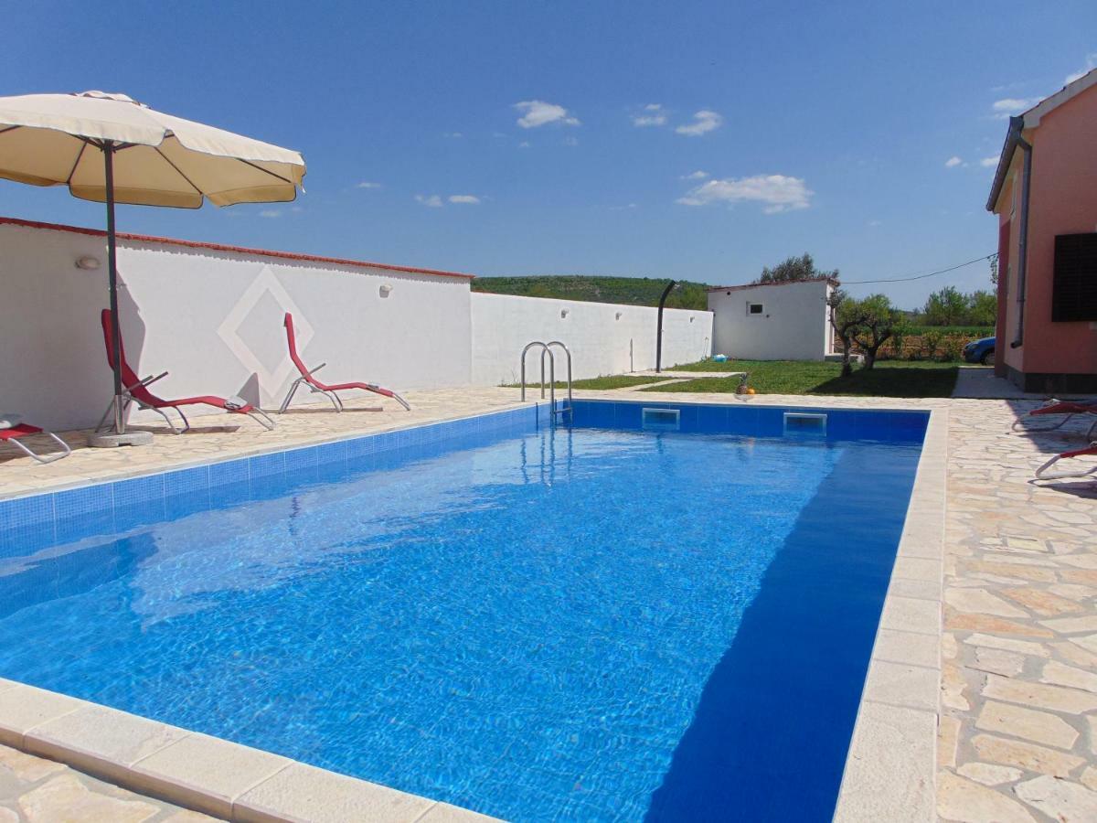 Holiday Home Donji Lepuri Lisicici Ngoại thất bức ảnh